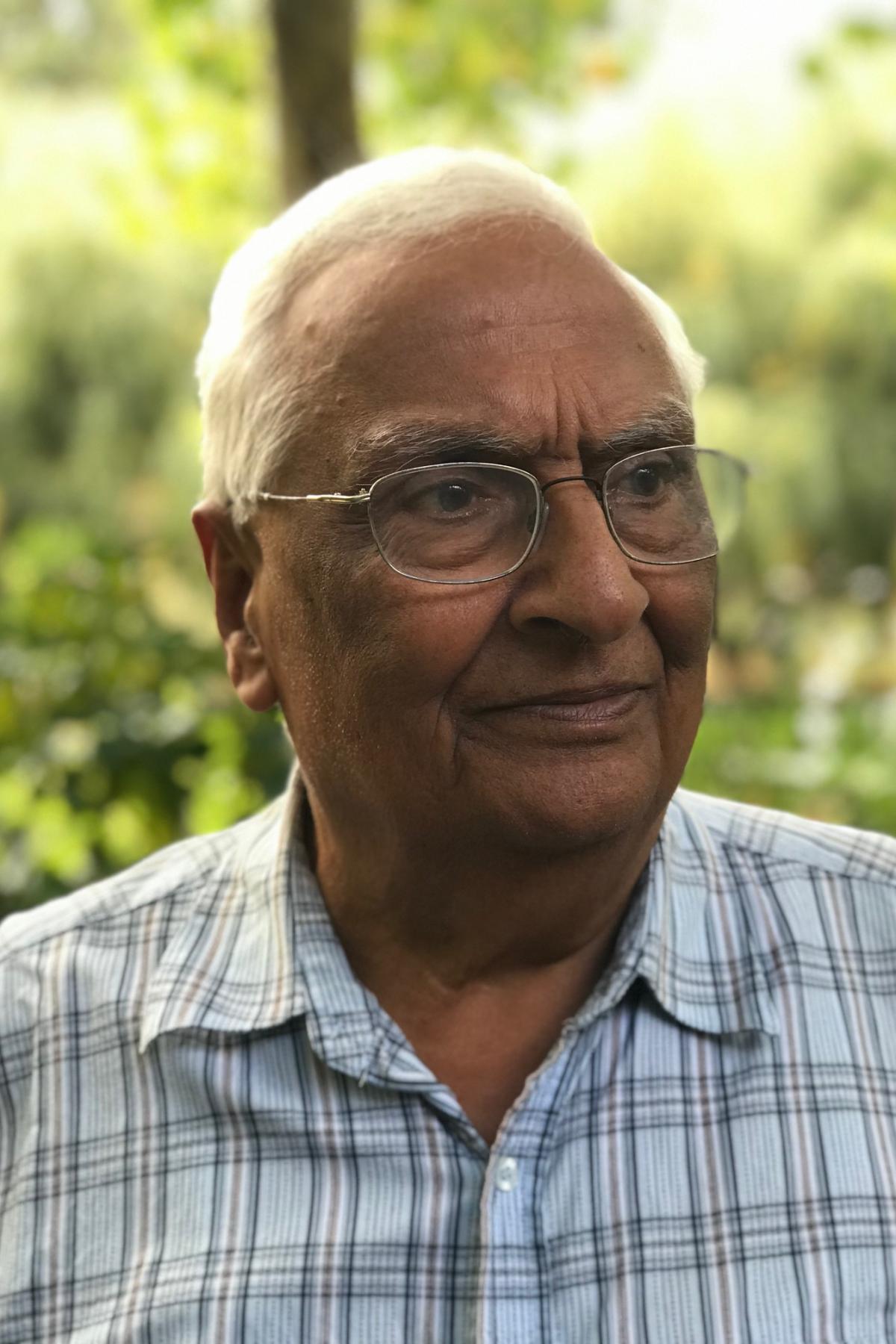 Photo of Professor Ashok Khurana