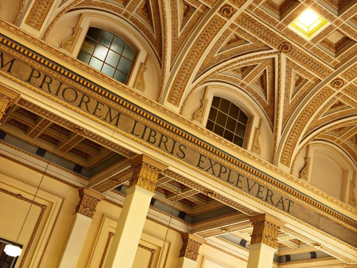 Photo of latin wording in the Reading Room