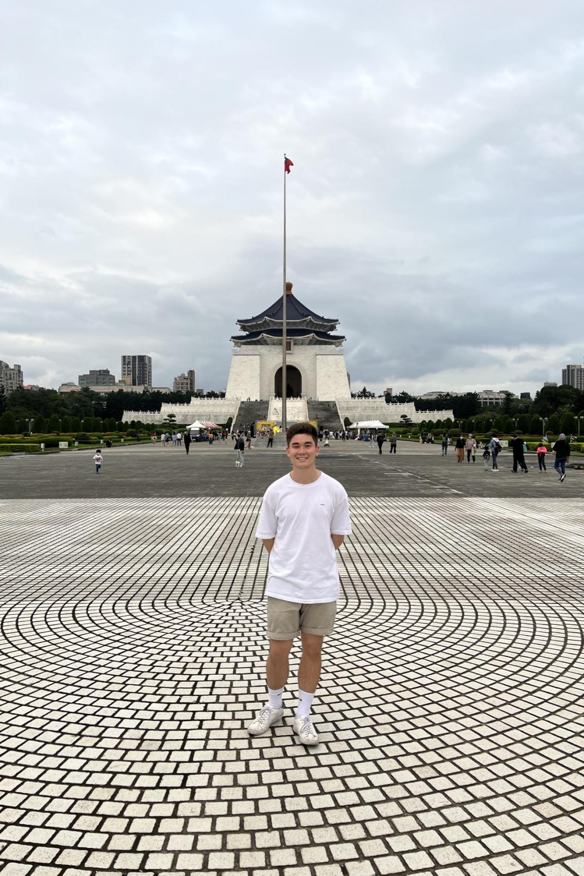 Rhys at Chiang Kai-shek Memorial Hall