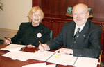 Dr Judith Brine and Vice-Chancellor Professor James McWha
Photo by Candy Gibson