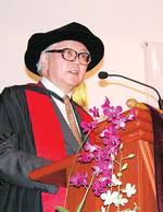 University of Adelaide graduate and former Deputy Prime Minister Dr Tony Tan was the guest speaker at the Singapore graduation ceremony in 2004.  Today he is championing the Singapore Adelaide Alumni Fund.

Photos by David Ellis