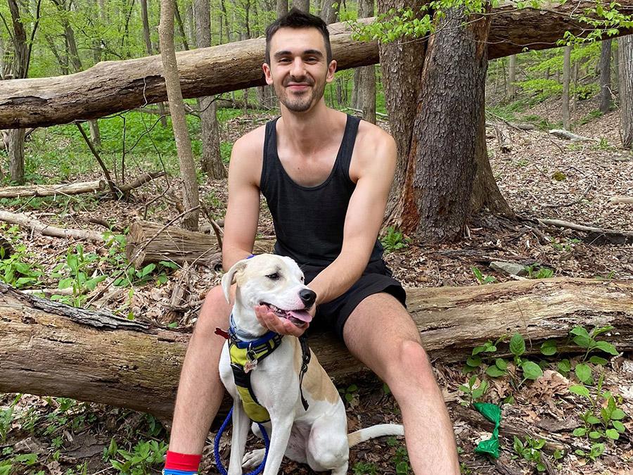 Doctor of Veterinary Medicine Alumnus Thomas Westermann with dog