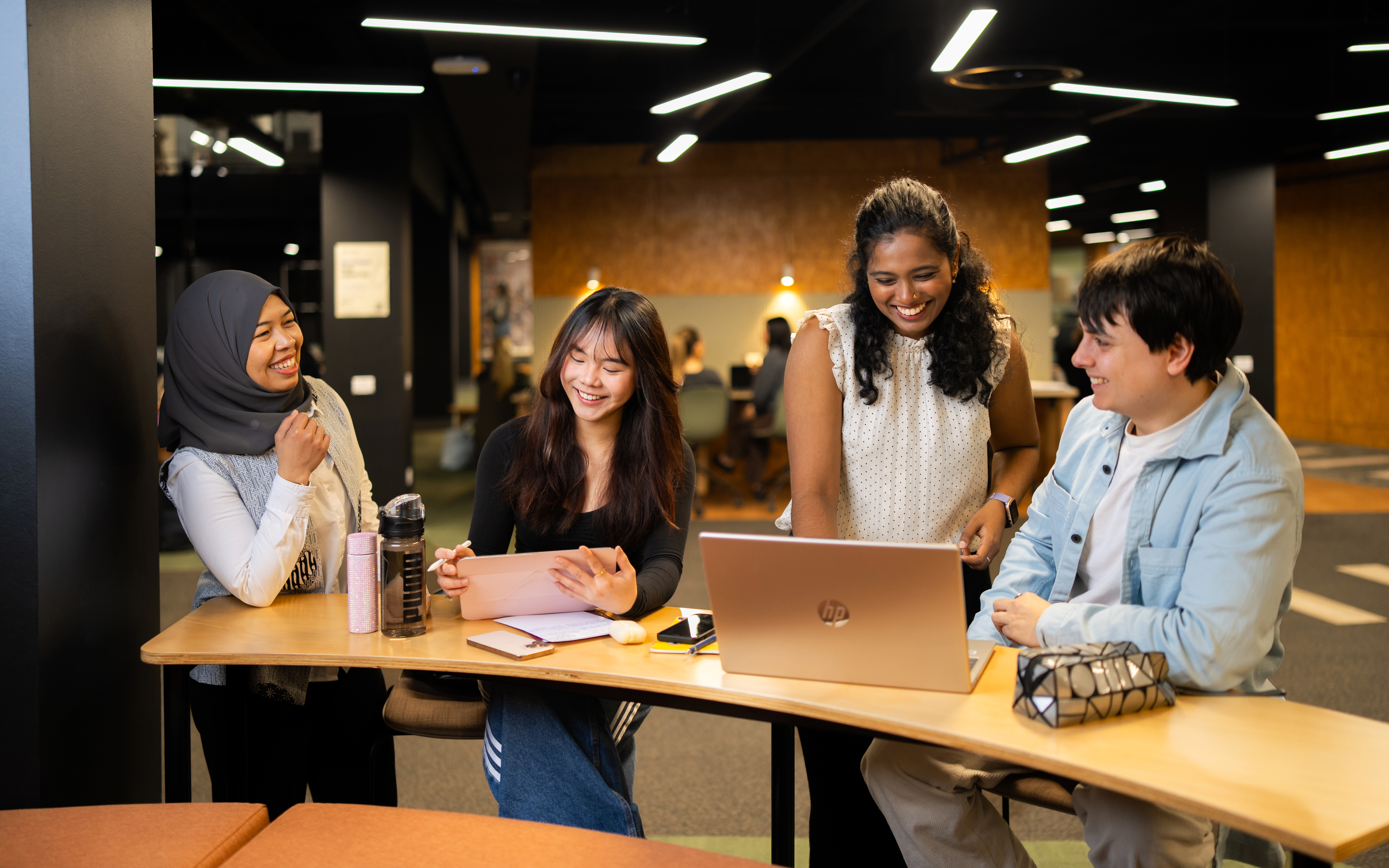 Picture of Adelaide University students working together 