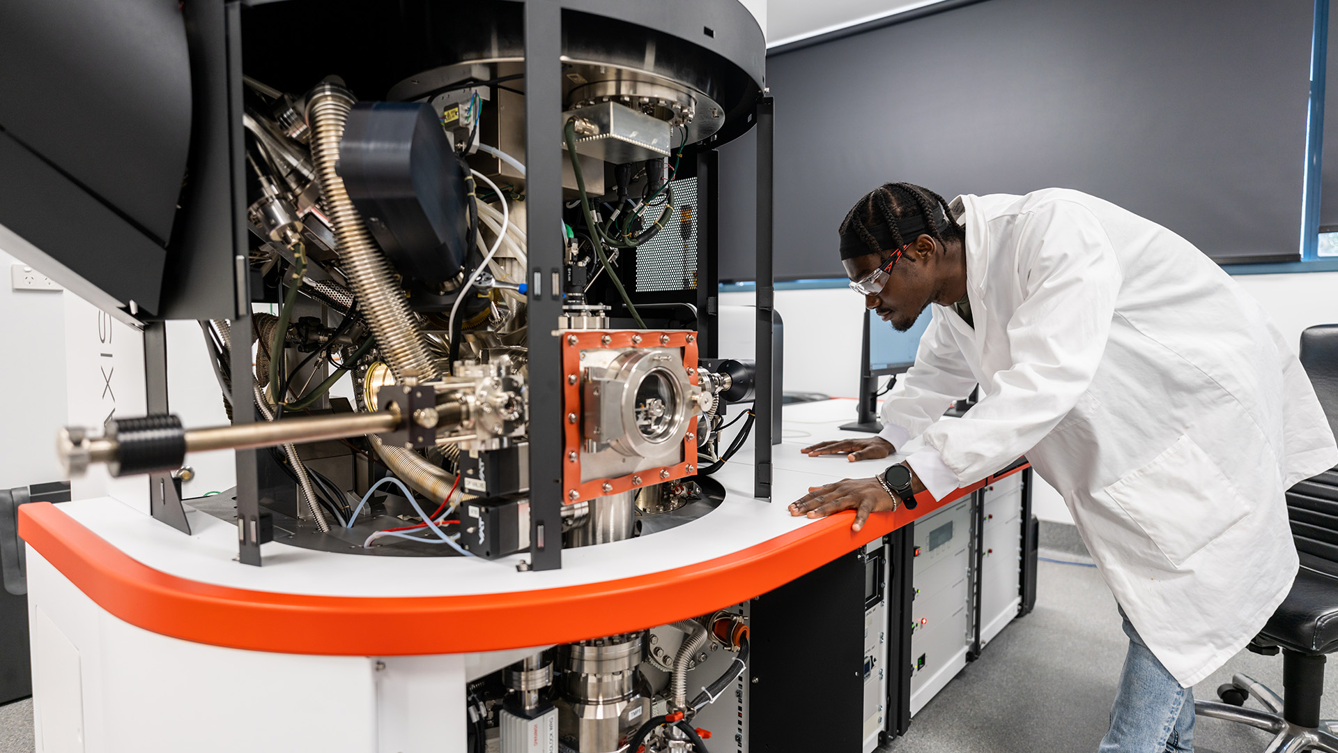 FII PhD student in a lab