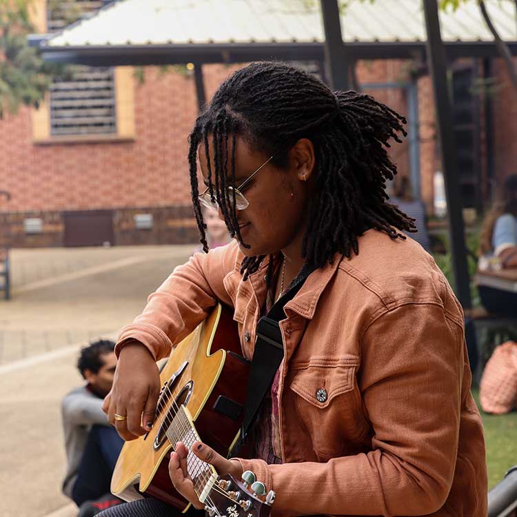 Apply to Adelaide University’s Study Abroad program 