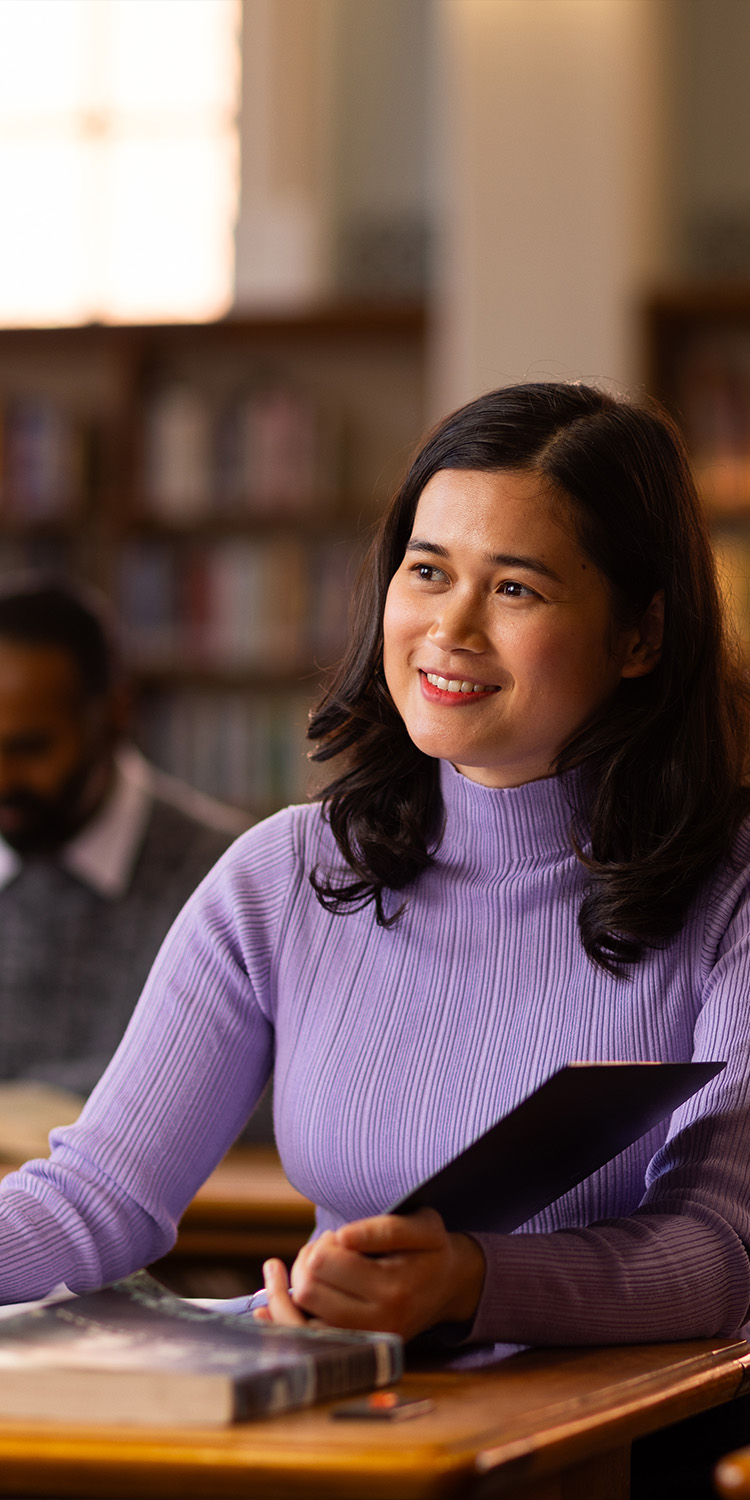 Hero banner - Bachelor of Arts majoring in English Literature