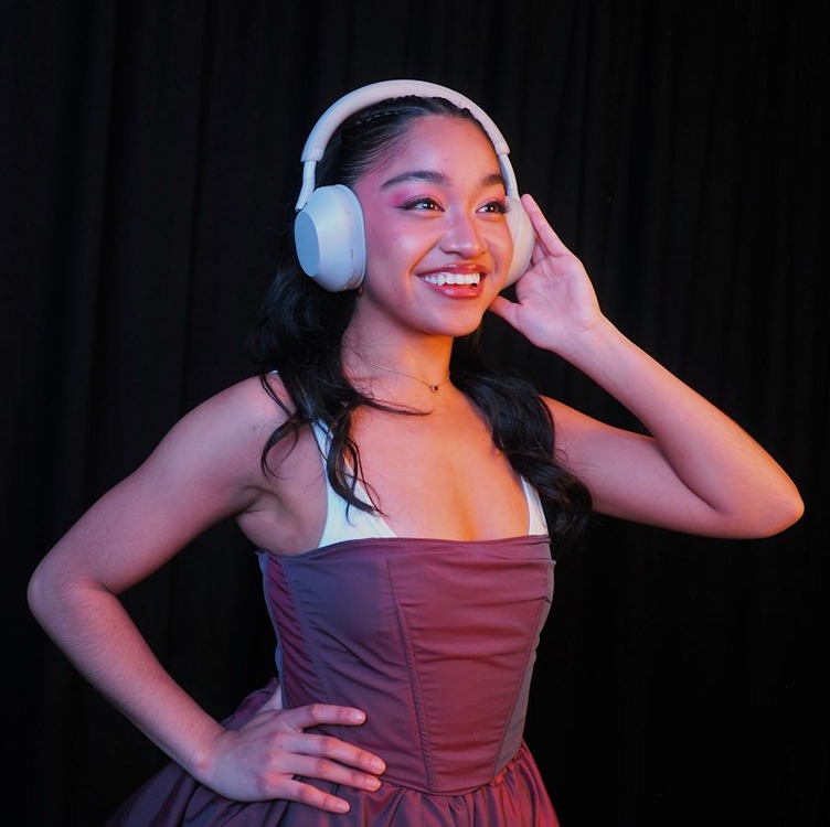 Allycia Angeles as Juliet