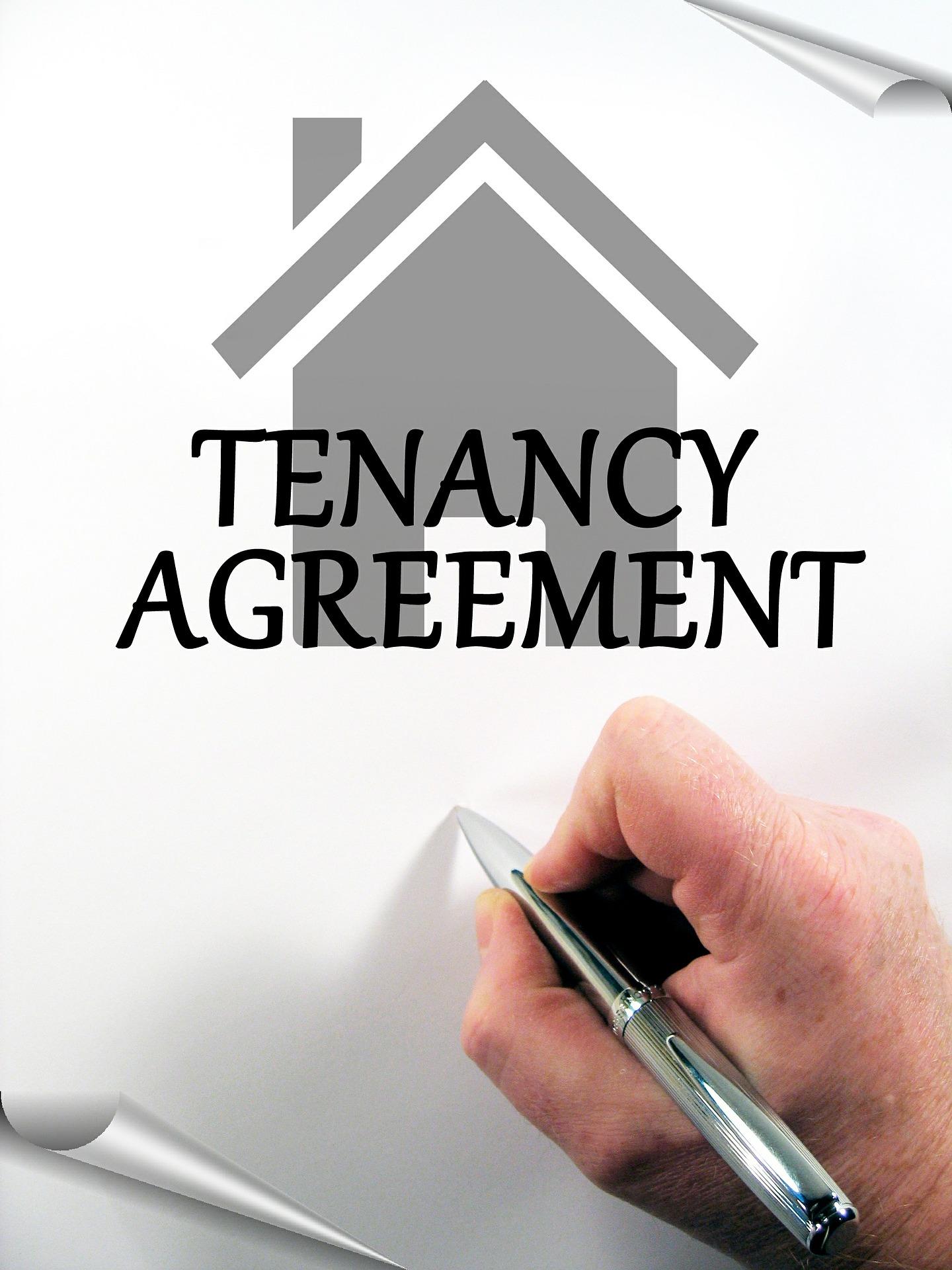 Signing a tenancy agreement