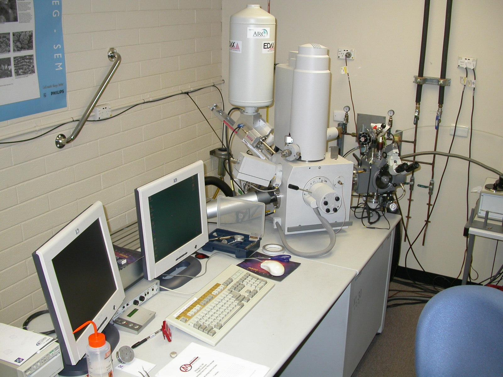 Scanning Electron Microscopes (SEM) | Adelaide Microscopy | University ...