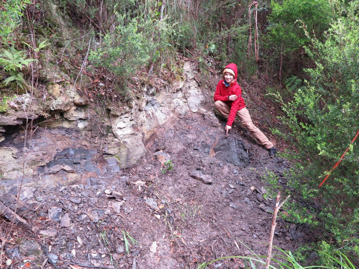 Miriam Slodownik at the Lowana outcrop credit Gregory Jordan