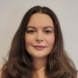 Profile of Ms Amy Hueppauff