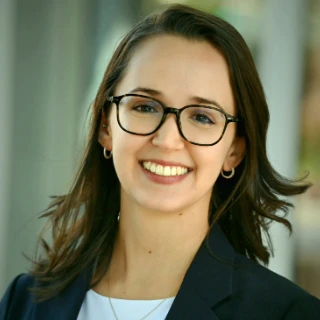 Profile of Dr Ayla do Vale Alves