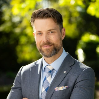 Profile of Dr Benjamin Grindlay