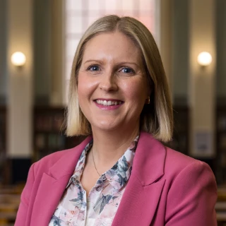 Profile of Caroline O'Neil