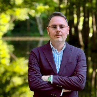 Profile of Dr Chris Krolikowski