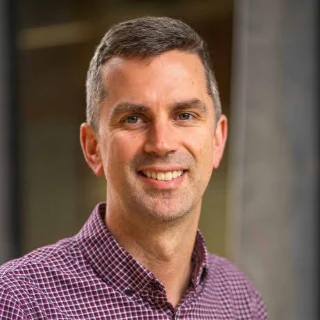 Profile of Dr Daniel Searson