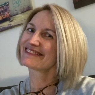 Profile of Mrs Debra Friend