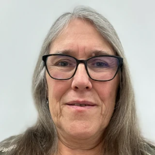 Profile of Dr Eleanor Peirce
