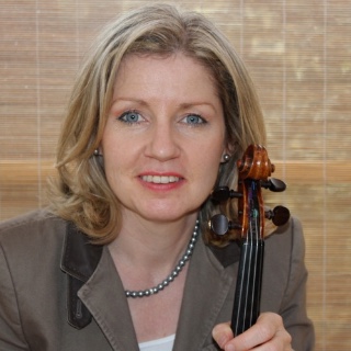 Profile of Dr Elizabeth Layton