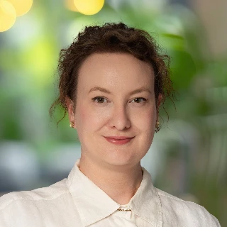 Profile of Dr Hilary Bowman-Smart