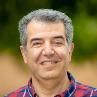 Profile of Dr Hooman Nikmehr