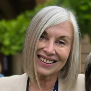 Profile of Mrs Lisa Porter