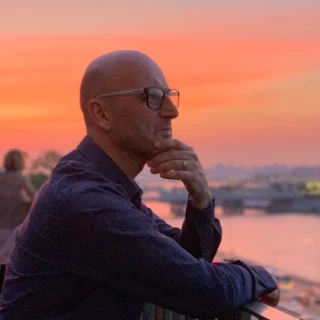 Profile of Dr Martyn Mills-Bayne