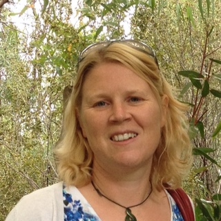 Profile of Dr Nichola Thompson