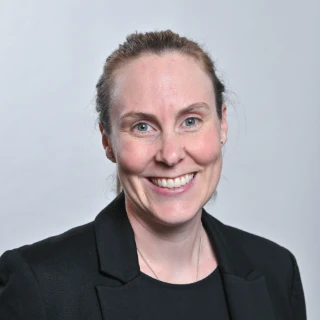 Profile of Nikki Hodge