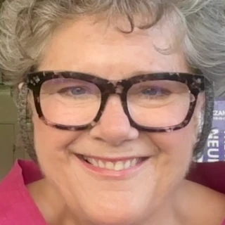 Profile of Dr Pamela Lyon
