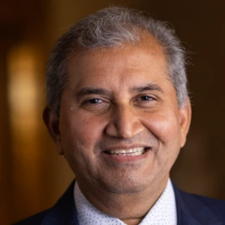 Profile of Dr Rajeev Kamineni