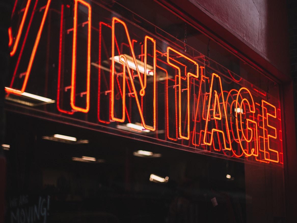 Neon sign that says 'Vintage'