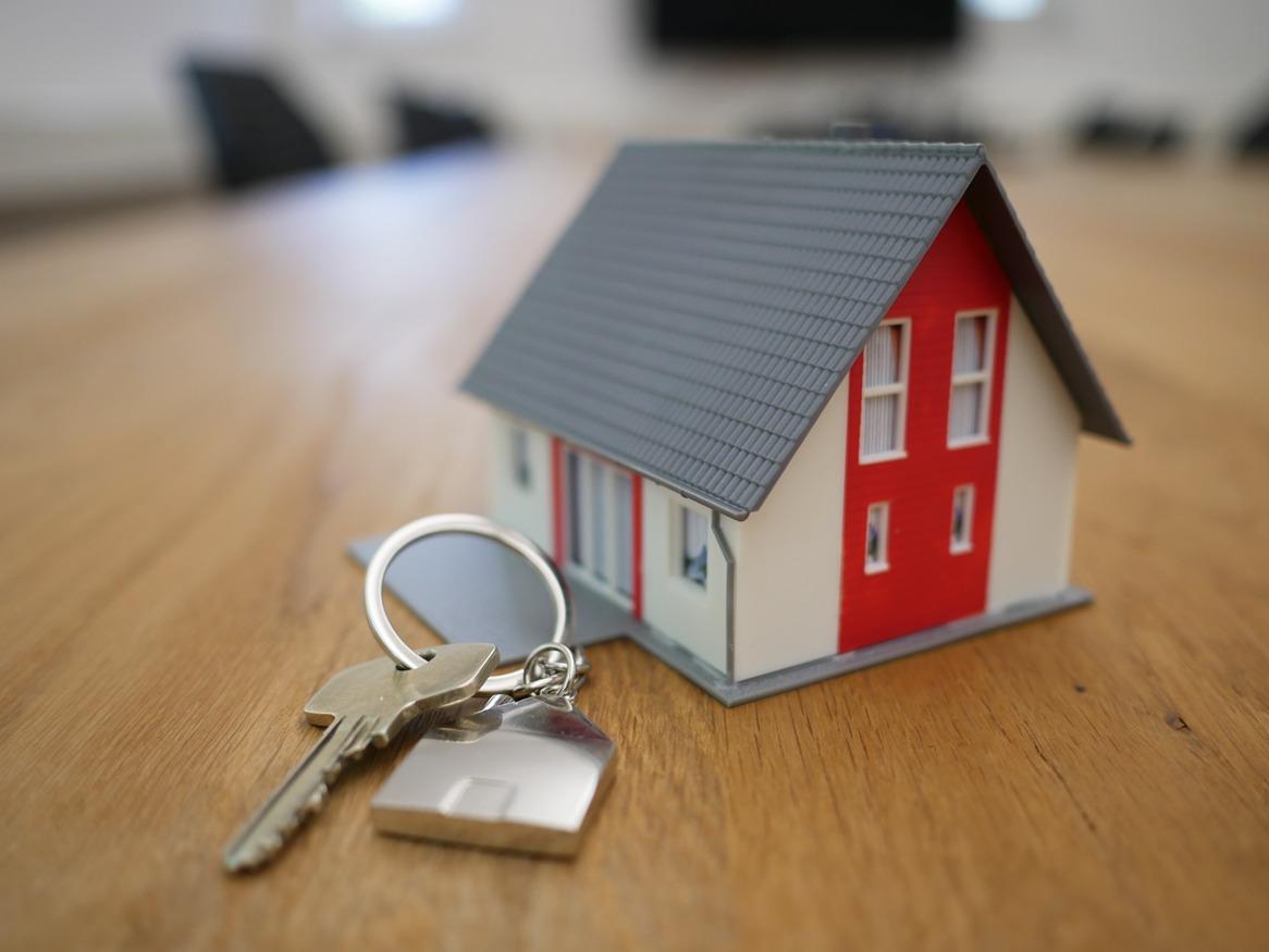 Mini house with key chain